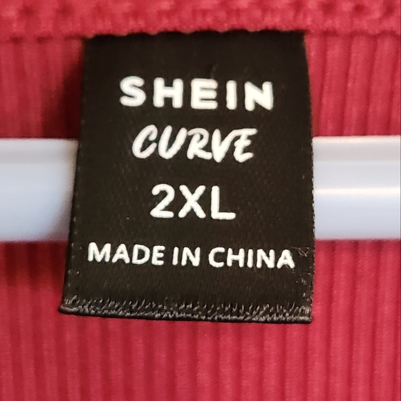SHEIN Curve 2XL Red zip front Blouse. Great peplin design. Only worn once. - Picture 2 of 3